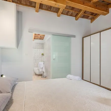 Beautiful Stone House - Parentium With Private Pool Villa Dračevac