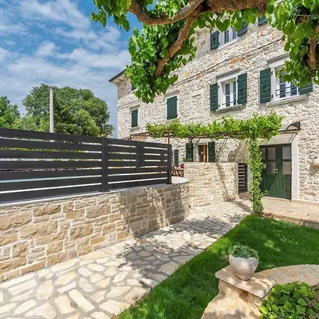 Beautiful Stone House - Parentium With Private Pool 别墅 *